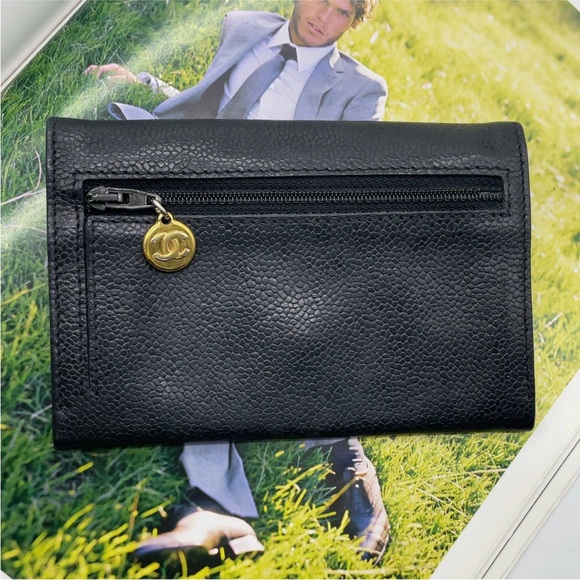 CHANEL Black Textured Leather Wallet - Picture 6 of 8